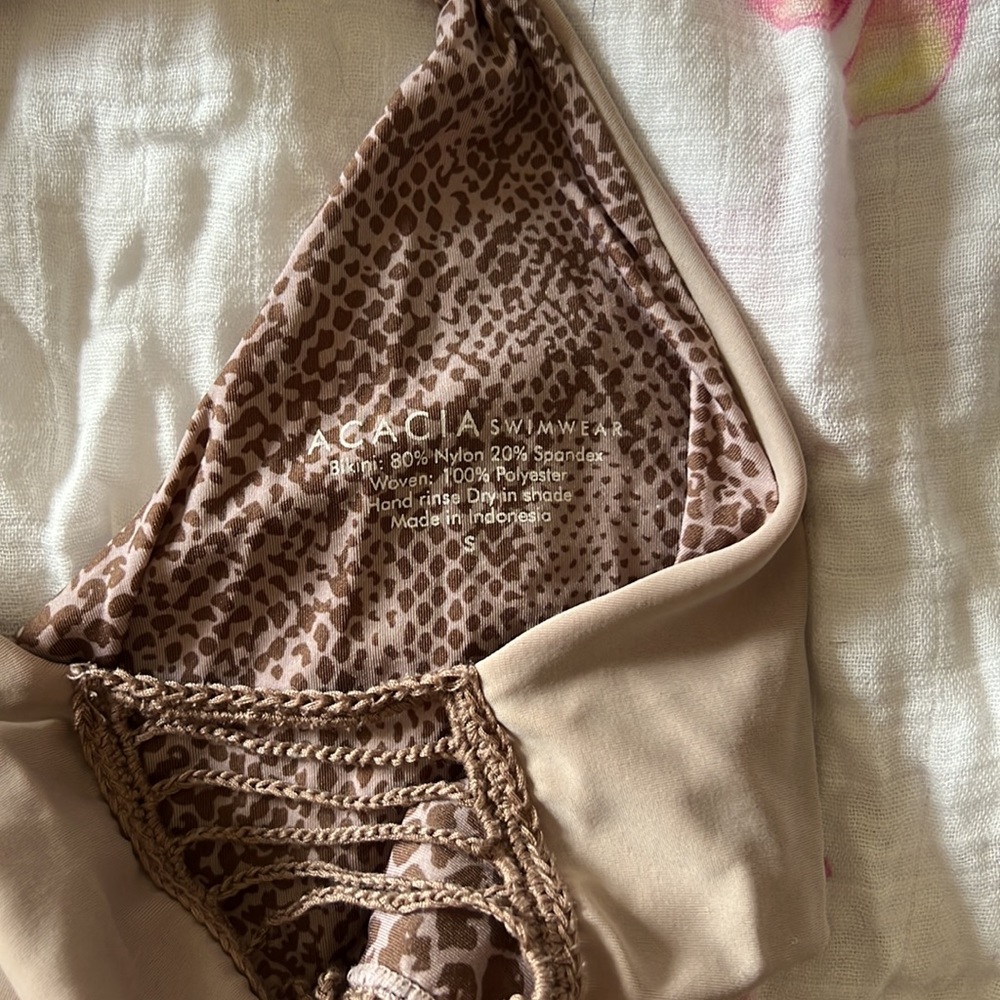 Acacia one piece